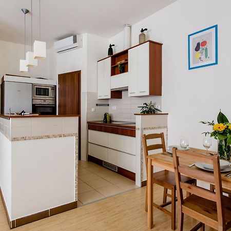 Downtown Delight Near The Basilica Apartment Budapest Luaran gambar