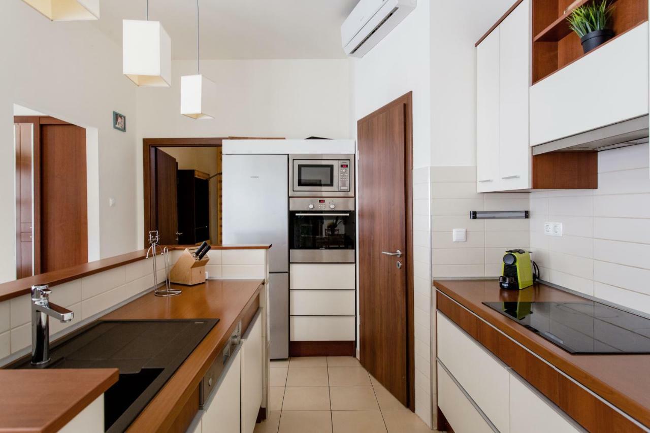 Downtown Delight Near The Basilica Apartment Budapest Luaran gambar